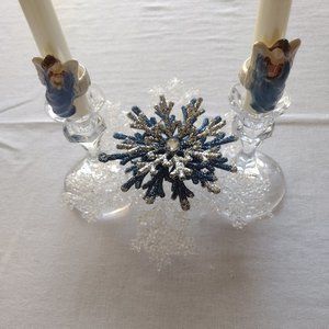 Two Vintage Avon angel candle huggers, 2 new pearlized candles & 2 glass holders